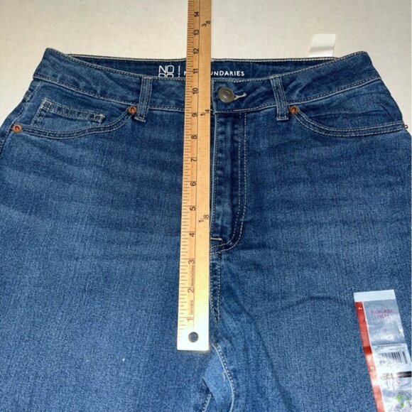 No Boundaries High Rise Mom Blue Denim Jeans Size 7 New with Tag - Picture 11 of 13